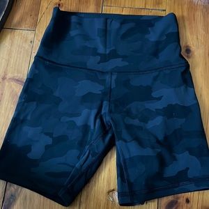 Lululemon align 6” shorts